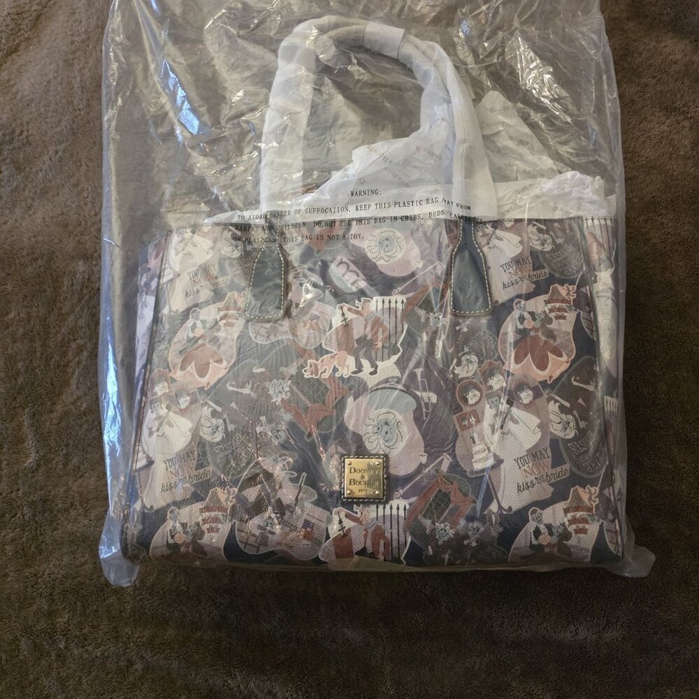 Disney Dooney & Bourke Haunted Mansion Tote NWT - Madame Leota Ghost Toile Bag - Picture 11 of 16